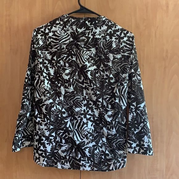 Liz Claiborne Button down 1/2 sleeve shirt brown - Picture 9 of 10